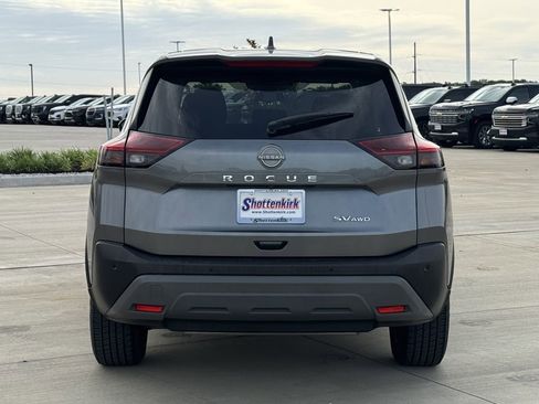 Used 2023 Nissan Rogue SV AWD/4WD image 5
