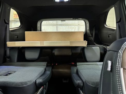 New 2026 GMC Acadia Denali Ultimate w/ LPO, Floor Liner Package AWD/4WD image 15