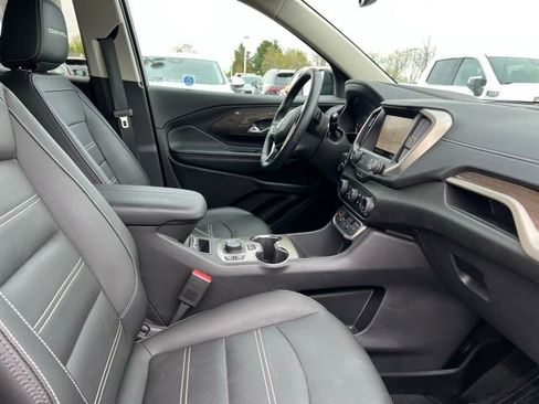 Used 2024 GMC Terrain Denali w/ Denali Premium Package AWD/4WD image 32