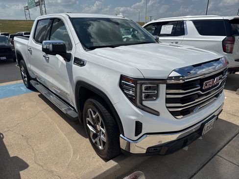 Used 2024 GMC Sierra 1500 SLT w/ SLT Premium Plus Package image 7
