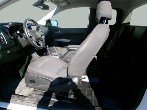 Used 2022 Chevrolet Colorado LT w/ Fleet Safety Package RWD image 9