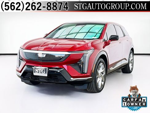 Used 2025 Cadillac Optiq Luxury 2 w/ LPO, Floor Liner Package AWD/4WD image 1