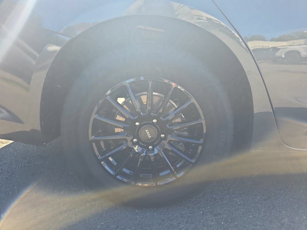 Used 2018 Chevrolet Malibu LT FWD image 11