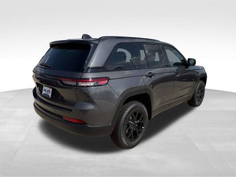 New 2025 Jeep Grand Cherokee Altitude RWD image 23