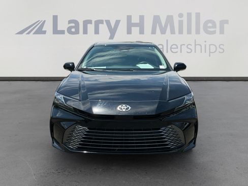Used 2026 Toyota Camry XLE w/ Premium Plus Package FWD image 8
