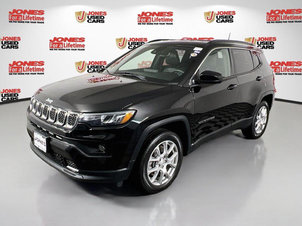 Used 2023 Jeep Compass Latitude AWD/4WD image 12