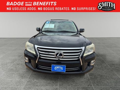 Used 2013 Lexus LX 570 4WD w/ Luxury Pkg image 3