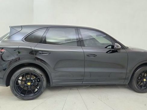 Used 2019 Porsche Cayenne AWD/4WD image 6