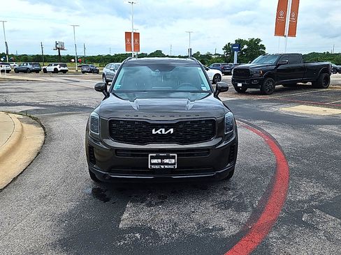 Used 2022 Kia Telluride EX w/ EX Premium Package AWD/4WD image 2