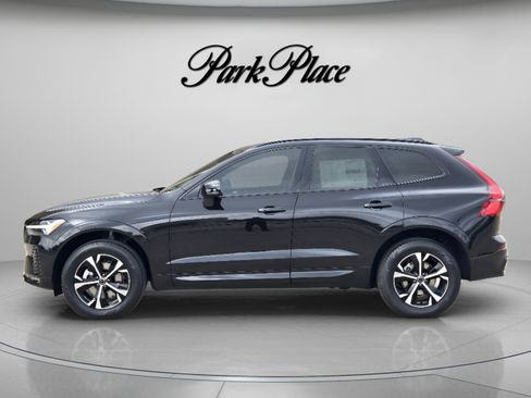 Used 2026 Volvo XC60 B5 Core AWD/4WD image 2