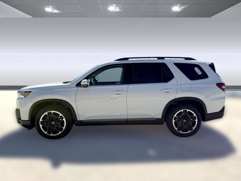 New 2026 Honda Pilot Touring image 2