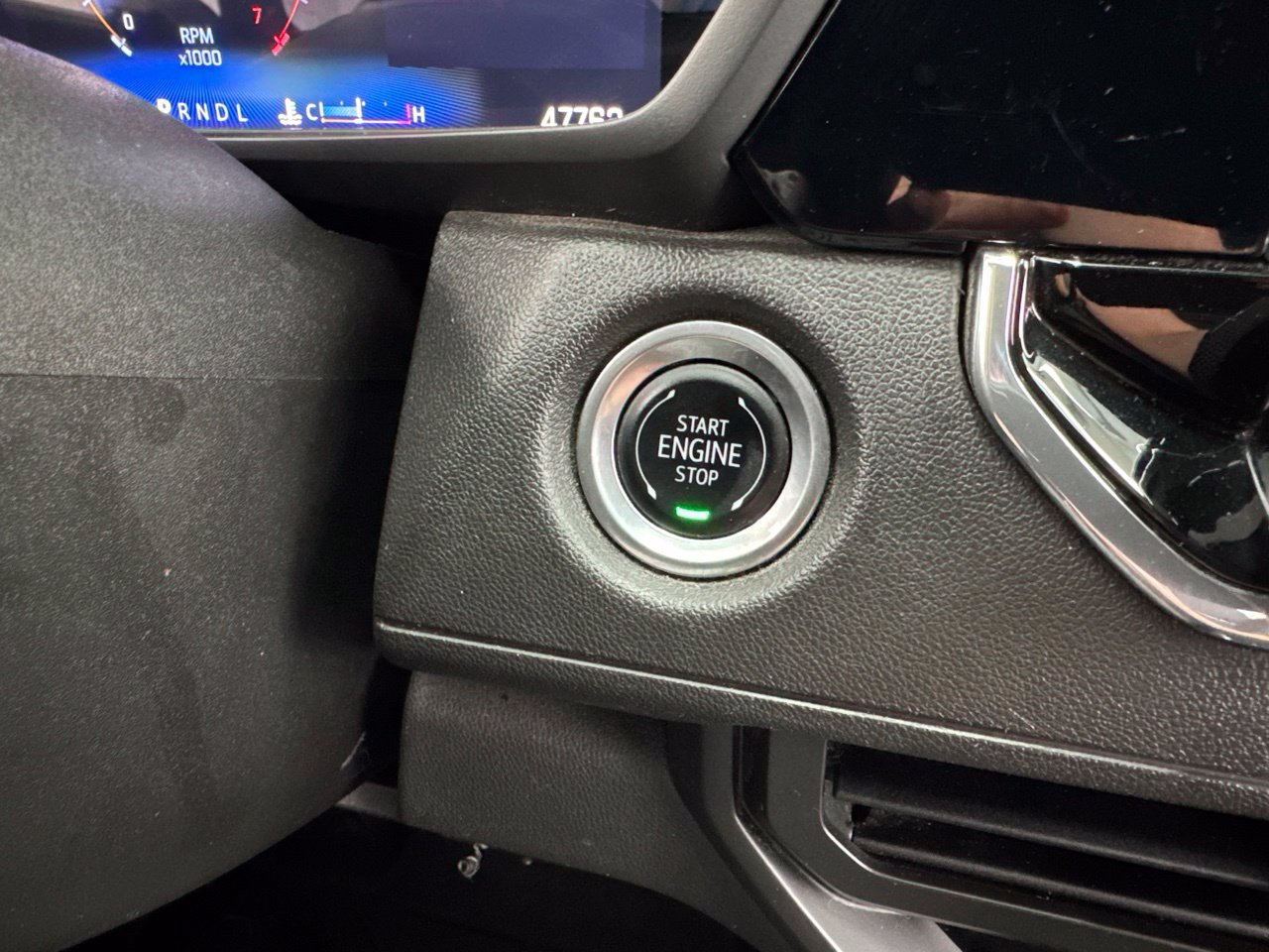 Used 2024 Chevrolet Colorado Trail Boss w/ Technology Package AWD/4WD image 22