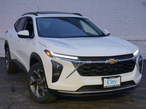 New 2026 Chevrolet Trax LT w/ Sunroof Package image 4