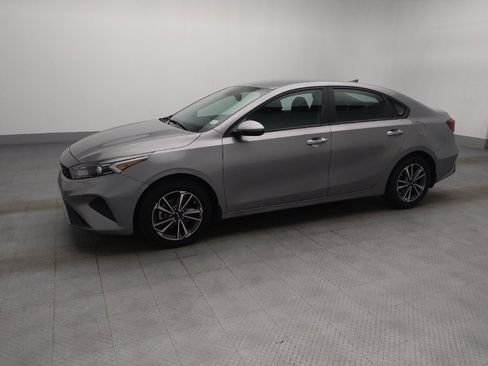 Used 2023 Kia Forte LXS w/ LXS Technology Package FWD image 2