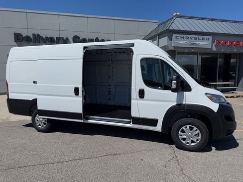 New 2026 RAM ProMaster 3500 w/ Quick Order Package 22G SLT image 18