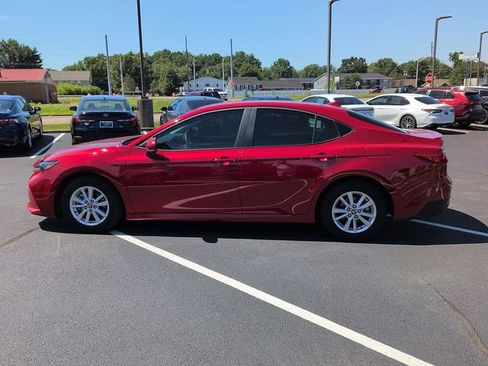 Used 2025 Toyota Camry LE FWD image 4