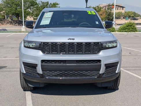Used 2025 Jeep Grand Cherokee L Altitude AWD/4WD image 8