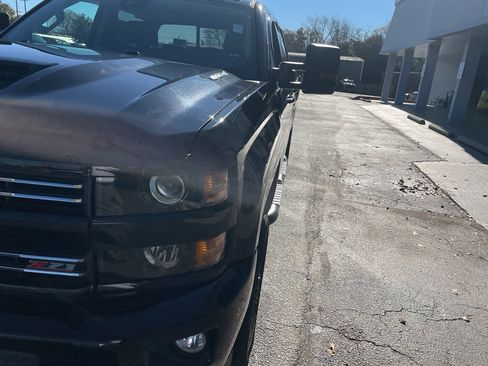 Used 2019 Chevrolet Silverado 2500 LTZ w/ Duramax Plus Package image 4
