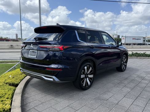 Used 2025 Mitsubishi Outlander SE AWD/4WD image 7