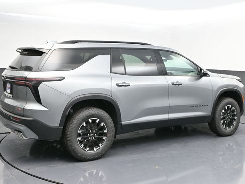 New 2026 Chevrolet Traverse Z71 w/ Enhanced Driving Package AWD/4WD image 7