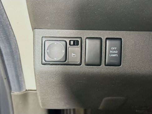 Used 2011 Nissan Xterra PRO-4X AWD/4WD image 10