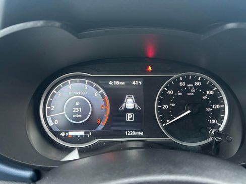 Certified 2025 Nissan Versa SV w/ Trunk Package image 14