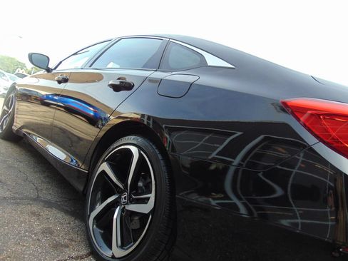 Used 2018 Honda Accord Sport image 16