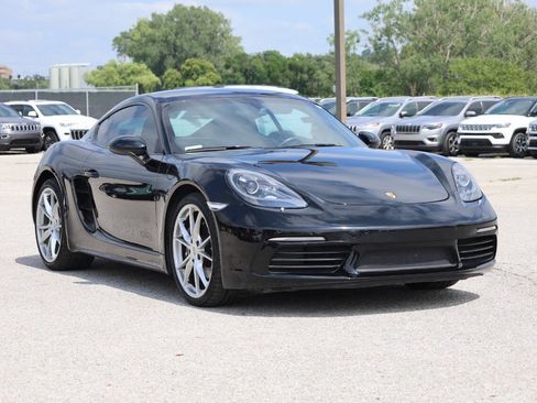 Used 2019 Porsche 718 Cayman RWD image 4