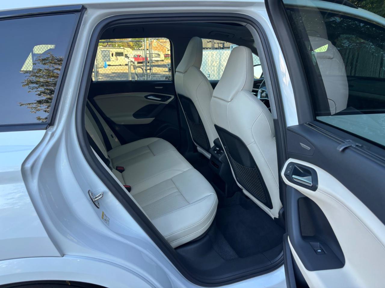 Used 2025 Audi Q6 e-tron Premium Plus AWD/4WD image 19
