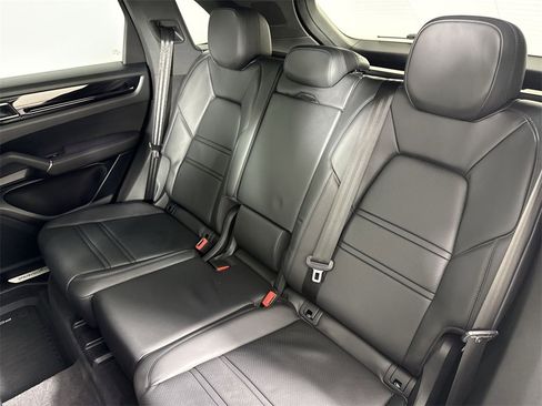 Certified 2019 Porsche Cayenne image 22