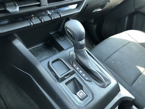 Used 2024 Chevrolet Colorado W/T image 18