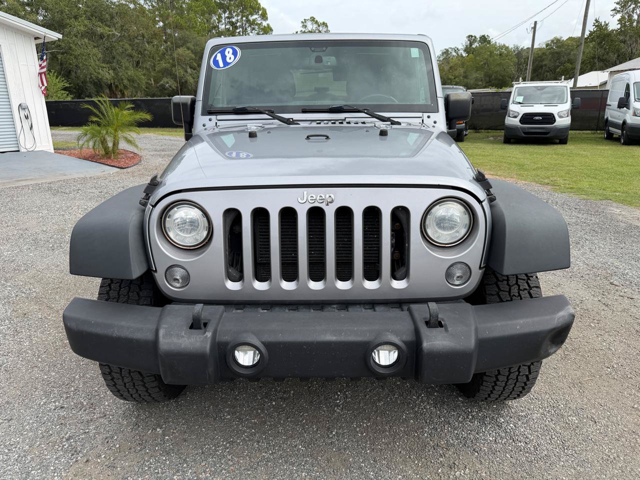 Used 2018 Jeep Wrangler Unlimited Rubicon w/ Connectivity Group AWD/4WD image 2