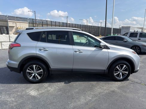Used 2016 Toyota RAV4 XLE AWD/4WD image 7