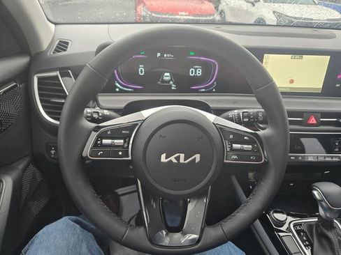 New 2026 Kia Seltos S FWD image 17