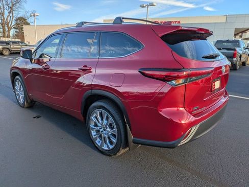 Used 2021 Toyota Highlander Limited image 6