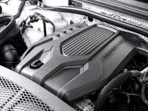Certified 2026 Porsche Macan AWD/4WD image 29