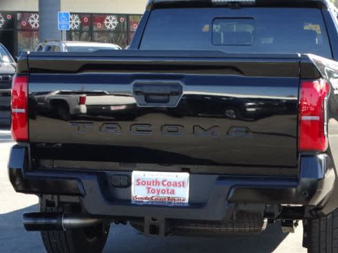 Used 2025 Toyota Tacoma TRD Sport image 14