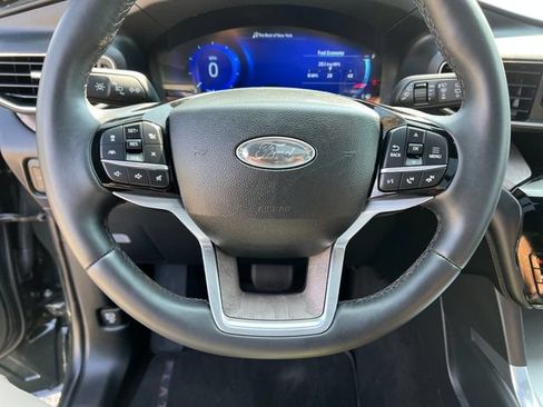 Certified 2023 Ford Explorer Platinum w/ Technology Package AWD/4WD image 19
