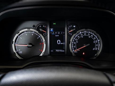 Used 2020 Toyota 4Runner TRD Off-Road Premium image 26