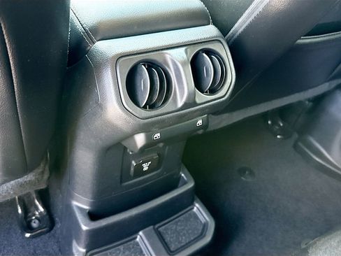 Used 2023 Jeep Wrangler Unlimited Sahara AWD/4WD image 28