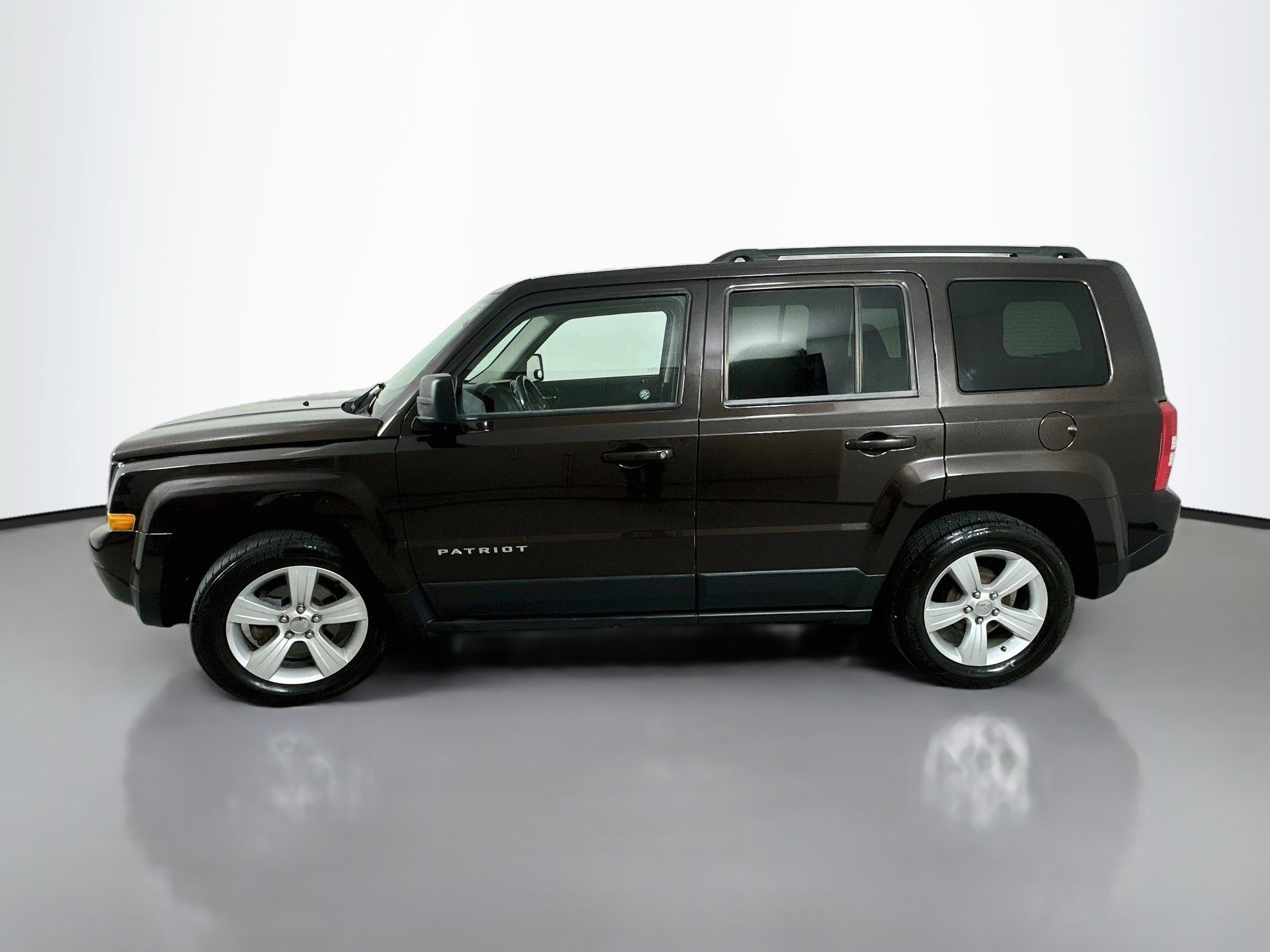 Used 2014 Jeep Patriot Latitude FWD image 4