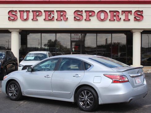 Used 2015 Nissan Altima 2.5 S w/ Special Edition Package image 7