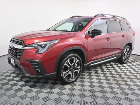 Used 2025 Subaru Ascent Limited AWD/4WD image 3