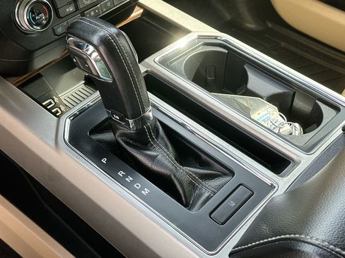 Used 2017 Ford F150 Lariat w/ Equipment Group 502A Luxury image 20