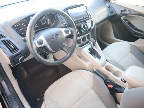 Used 2012 Ford Focus SE FWD image 23