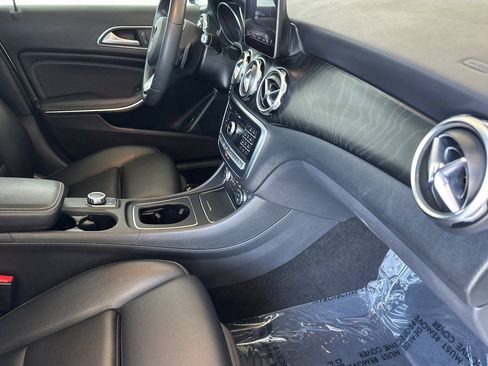 Used 2019 Mercedes-Benz GLA 250 4MATIC image 19