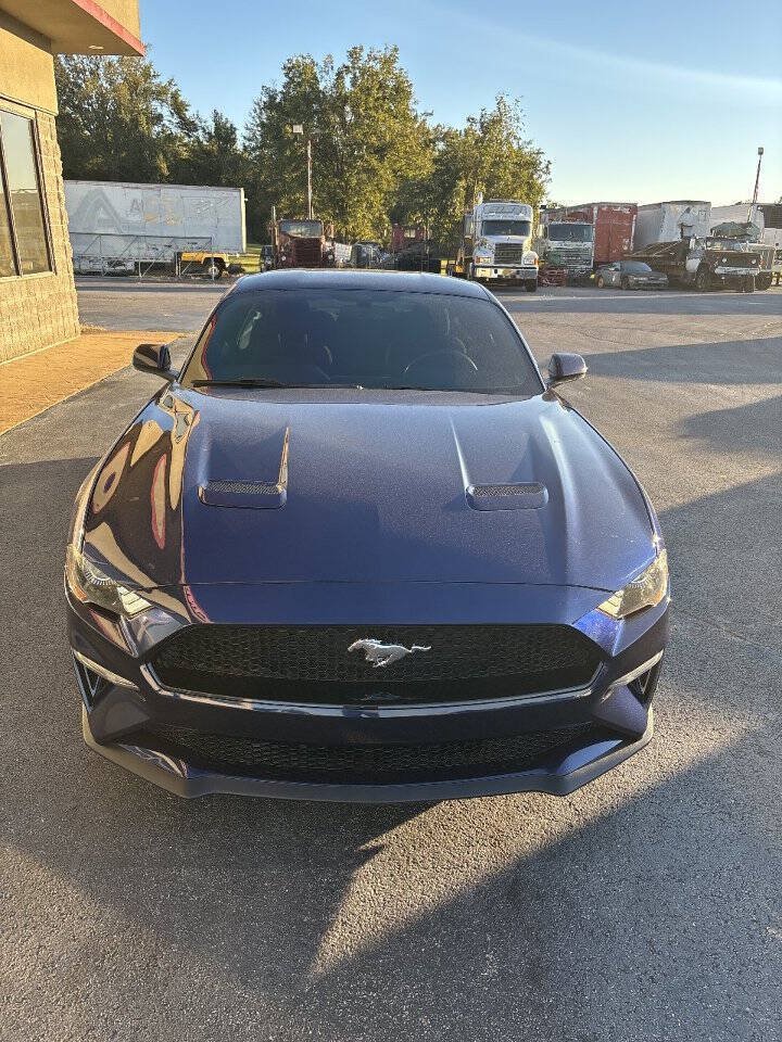 Used 2018 Ford Mustang Coupe w/ Equipment Group 101A RWD image 7