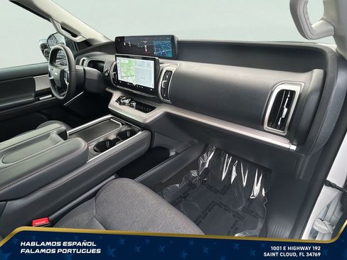 Used 2025 Ford Expedition Max Active AWD/4WD image 42