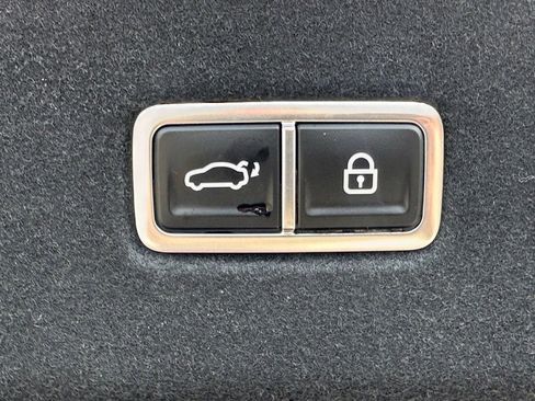 Used 2025 Hyundai Ioniq 6 Limited image 13