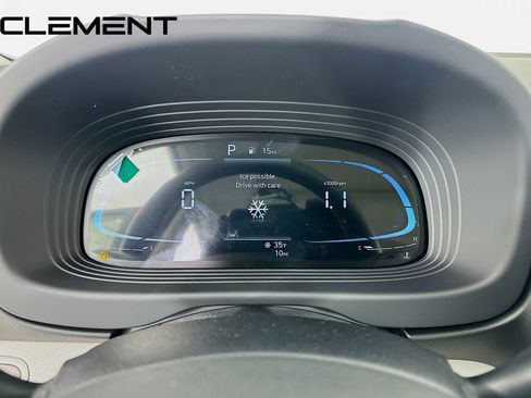 Used 2026 Hyundai Venue SEL FWD image 18
